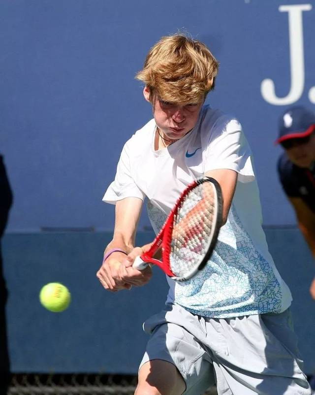 给予了高度 给予了高度